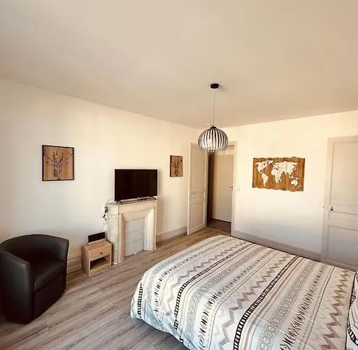 De La Belle Vue Apartment *